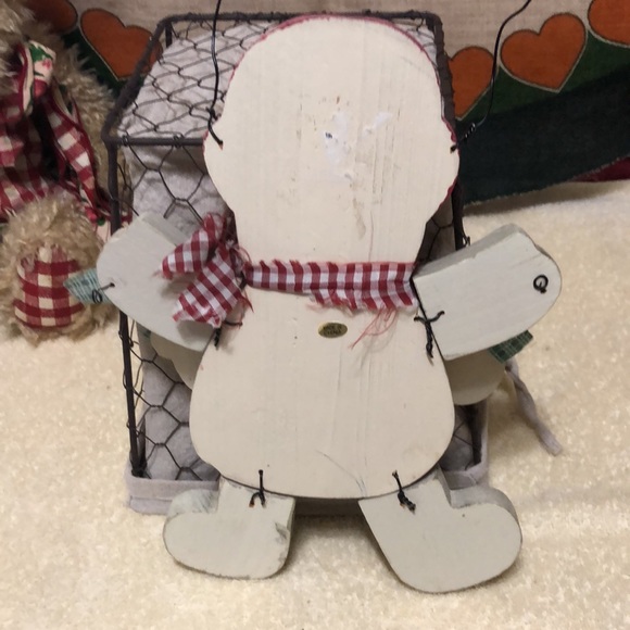 15x8” Wooden Snowman with Mittens - Picture 4 of 4